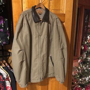 Legendary Whitetails Men's Khaki Jacket with Dark Collar
